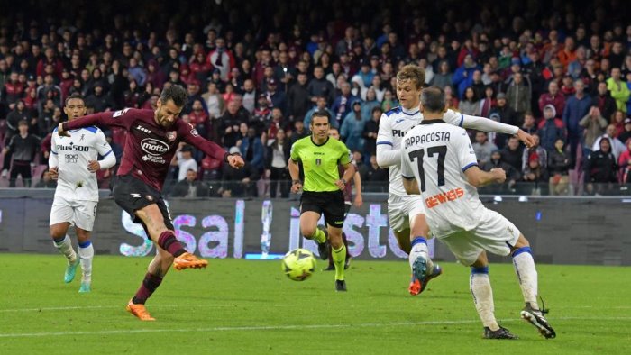 salernitana atalanta 1 0 apoteosi granata candreva fa esplodere l arechi