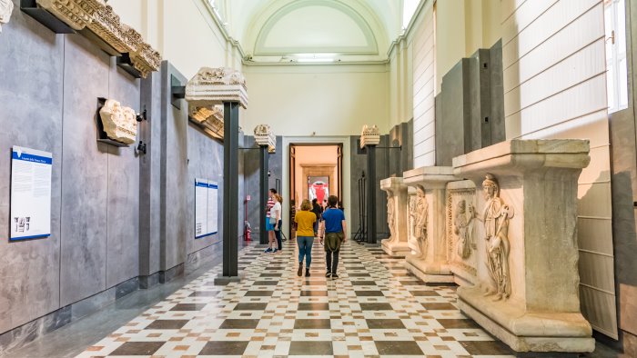 sangiuliano al mann di napoli felice di vedere tanti giovani al museo