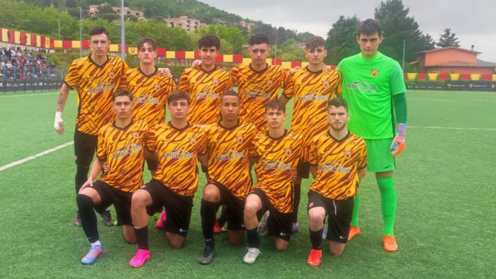 under 16 ottavi di finale il benevento vince il match d andata col parma