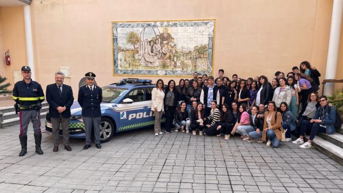 sicurezza stradale incontro con gli studenti del durante di frattamaggiore