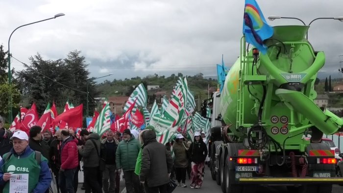 polo logistico in valle ufita presto vertice ad avellino con fitto e piantedosi