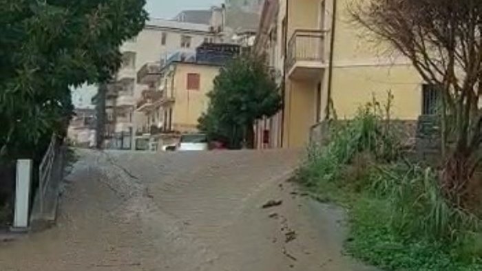 maltempo e forti piogge frane e esondazioni nel salernitano