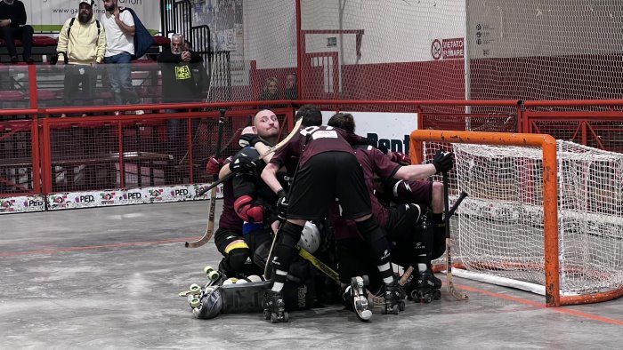 hockey pista impresa della roller salerno vittoria salvezza contro sarzana