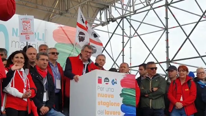 lavoro in 50mila a napoli alla manifestazione organizzata dai sindacati