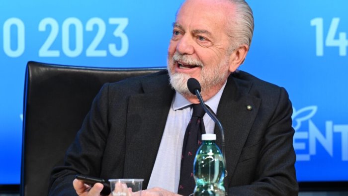 napoli de laurentiis prepara l ennesimo cambiamento tifosi in attesa