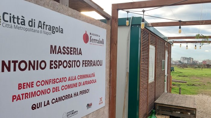 furto alla masseria ferrioli rubate attrezzature agricole dal bene confiscato