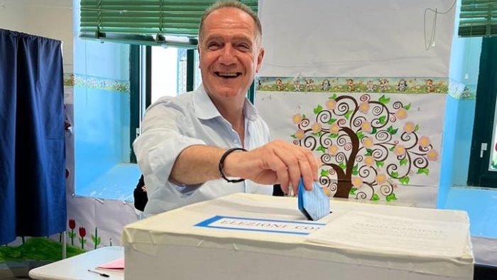 ballottaggi a torre del greco vince alleanza pd m5s mennella sindaco