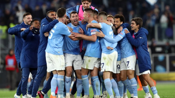 vince la lazio niente regalo scudetto al napoli