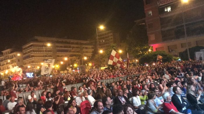 salernitana tutto pronto per la grande festa in piazza attese 9mila persone