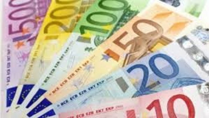 incassa reddito di cittadinanza ma non dichiara vincite per circa 400mila euro