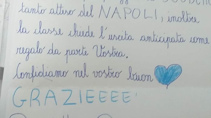 napoli festa scudetto a scuola con i capelli azzurri il preside ha detto si