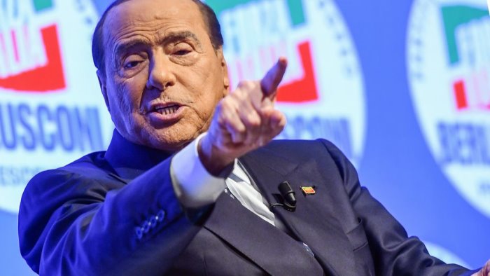 anche berlusconi gioisce per lo scudetto del napoli il messaggio