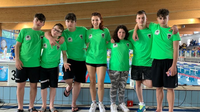 nuoto pinnato incetta di medaglia a lignano per l asd sparta di mirabella