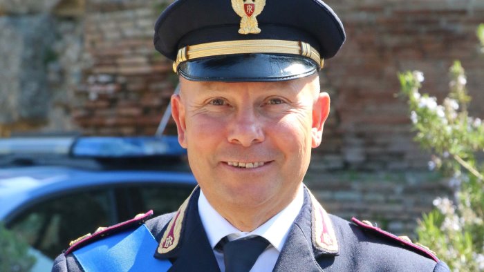 dopo oltre 41 anni in polizia in pensione il commissario giovanni iscaro