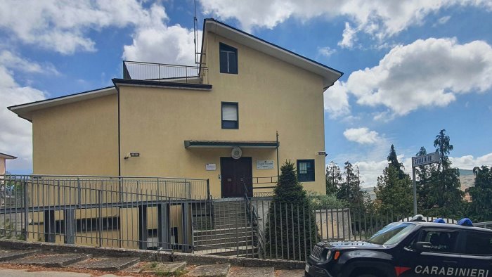 villanova del battista immobilizzato e picchiato fermati tre giovani