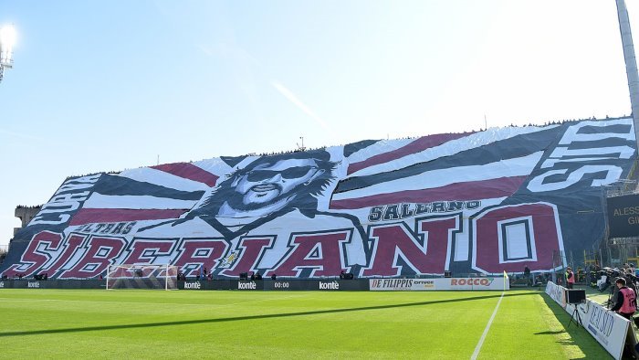 salernitana verona si riunisce il gos si pensa ad una scenografia