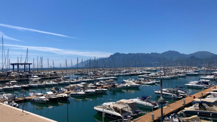 salerno anche quest anno l unica bandiera blu e marina d arechi