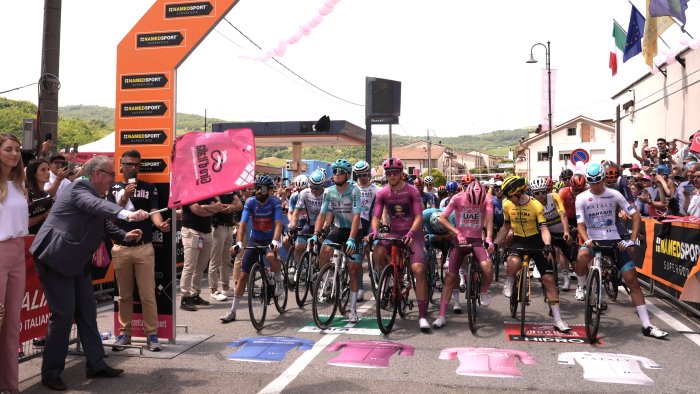 giro d italia partito da foiano di val fortore oggi siamo centrali nel mondo