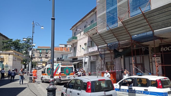 lavoro strage senza fine giovane operaio muore schiacciato in un cantiere