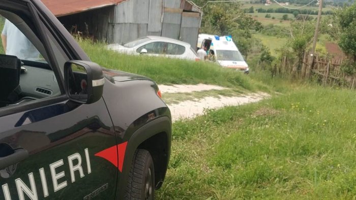 anziano di 92 anni investito dalla sua stessa auto salvato dai carabinieri