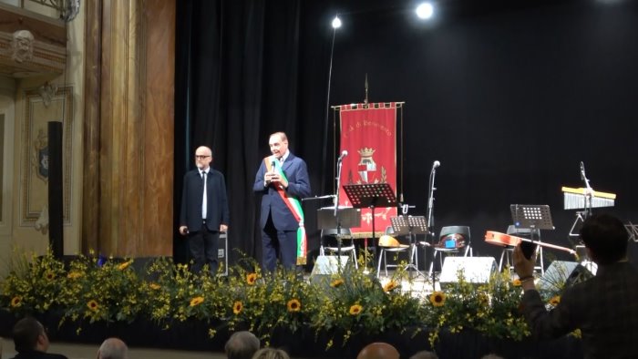 benevento ritrova il teatro de simone mastella propone il cambio di nome