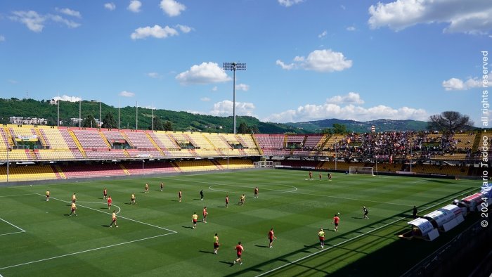 benevento arriva il premio di miglior manto erboso della serie c