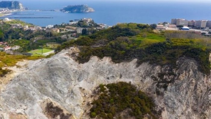 muscara basta edificare nei campi flegrei