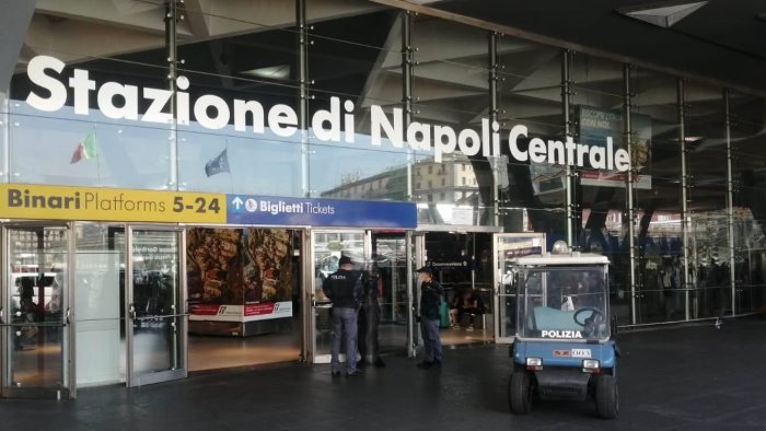 ruba una bici elettrica nella stazione di napoli centrale arrestato