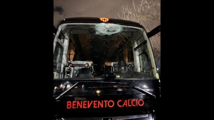 assalto al pullman del benevento calcio cinque richieste di rinvio a giudizio