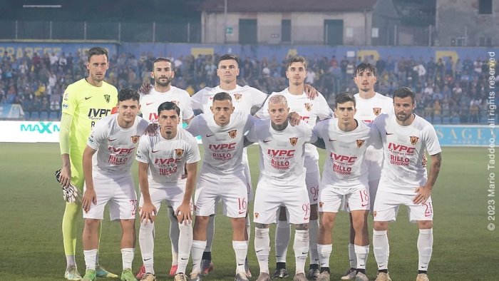 play off serie c carrarese benevento 1 0 la decide finotto rivivi la diretta