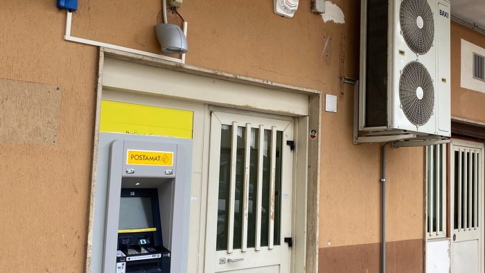 giffoni sei casali attivato il nuovo sportello bancomat di poste italiane