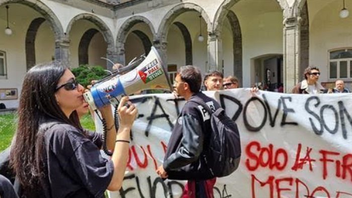 napoli anche gli studenti della federico ii in tenda per la palestina