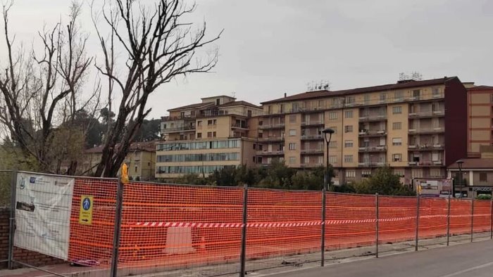 tenta di lanciarsi dal ponte della ferriera tragedia sfiorata ad avellino