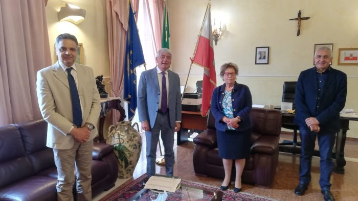 montoro e sistema irpinia la firma del sindaco