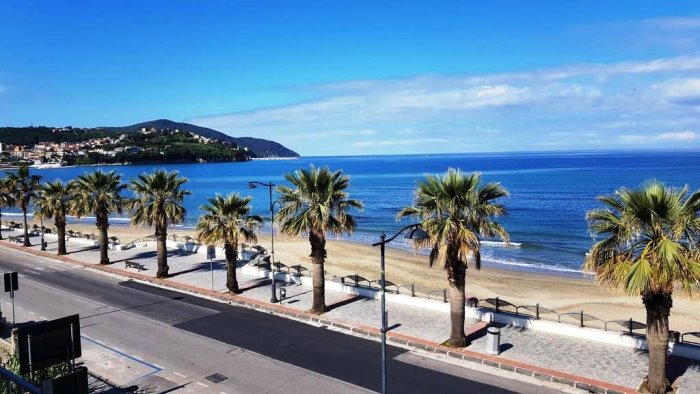 agropoli chiude il corso e lo rende pedonale test estivo