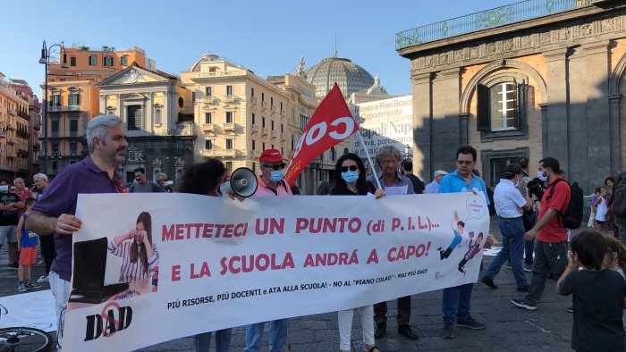 a piazza plebiscito priorita alla scuola