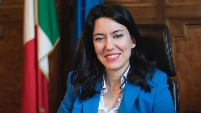 la ministra venga a visitare le nostre scuole