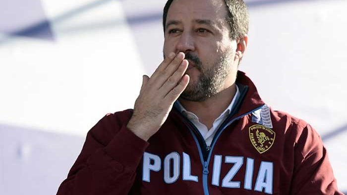 in zona rossa arriva salvini suonera anche ai citofoni