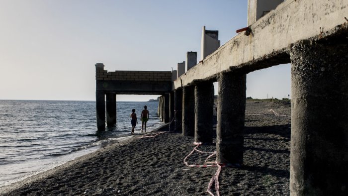 mare monstrum campania maglia nera per reati contro ambiente