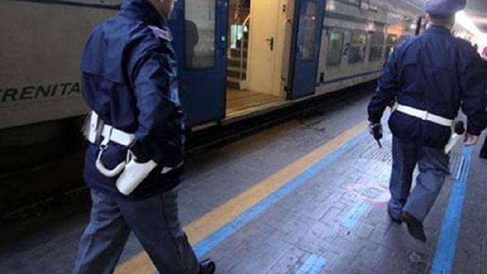 controlli alle stazioni 1 arresto e 4 denunce