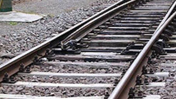 cadavere sui binari in tilt la linea ferroviaria roma napoli