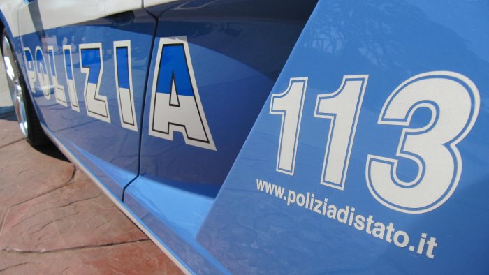 minorenne senza patente provoca incidente polizia denuncia un 17enne