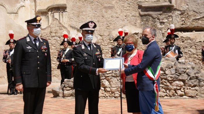 sisma 80 sant angelo ringrazia l arma con la cittadinanza onoraria