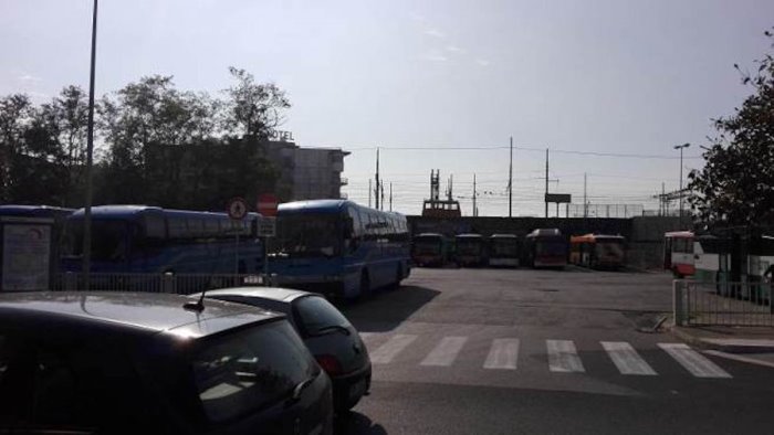 terminal bus di via vinciprova cammarota scelta demenziale