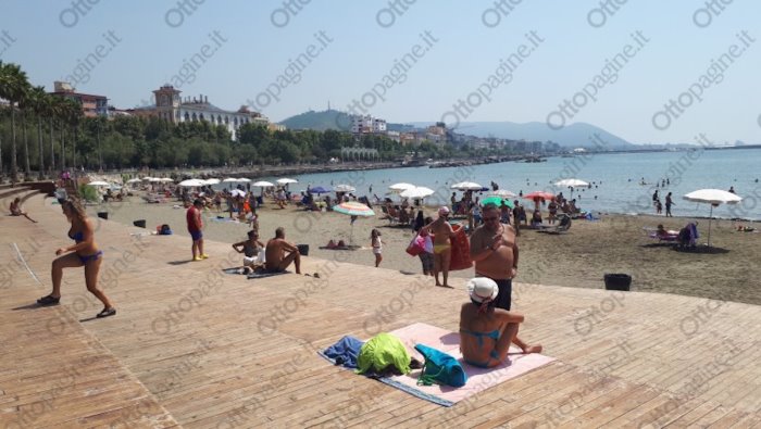 salerno in arrivo nuove docce sulle spiagge cittadine