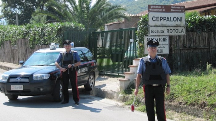 sorpresi a rubare termosifoni in una casa coppia arrestata dai carabinieri