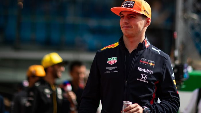 verstappen conquista la pole in francia davanti a hamilton sainz 5