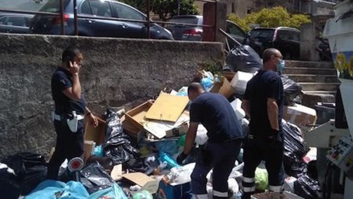 rione san giovanniello torna a respirare via la discarica dopo 10 giorni