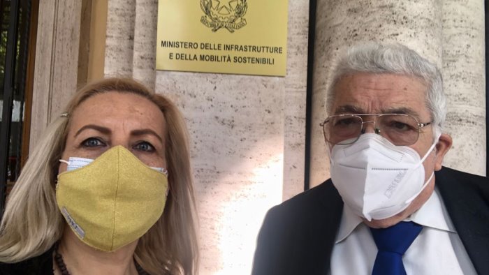 m5s il vallo di diano sara dotato di una stazione dell alta velocita