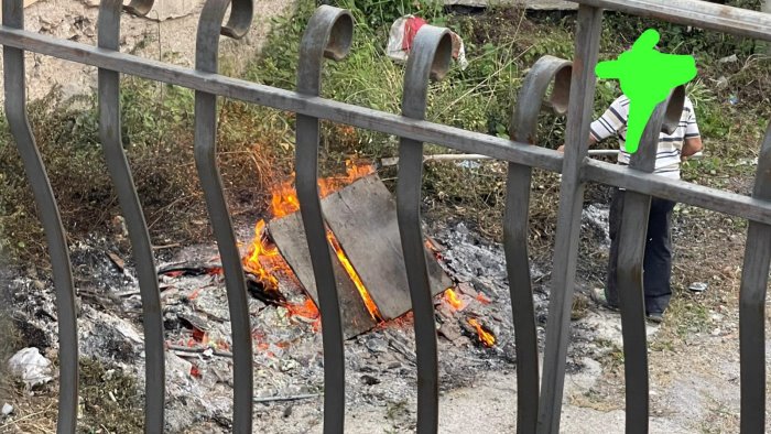 controlli a pellezzano multato cittadino per tentata combustione di rifiuti